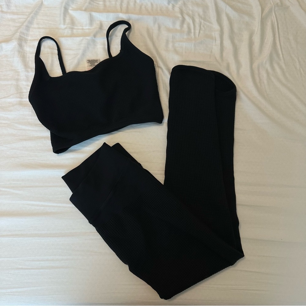 Gymshark pause seamless waffle set in black small